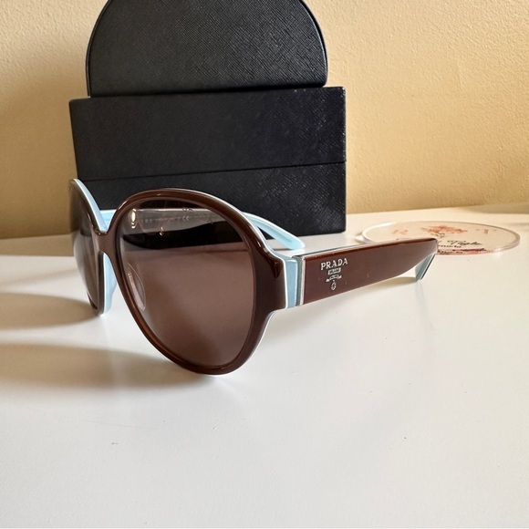 S⭕️LD Prada Sunglasses - Picture 10 of 13